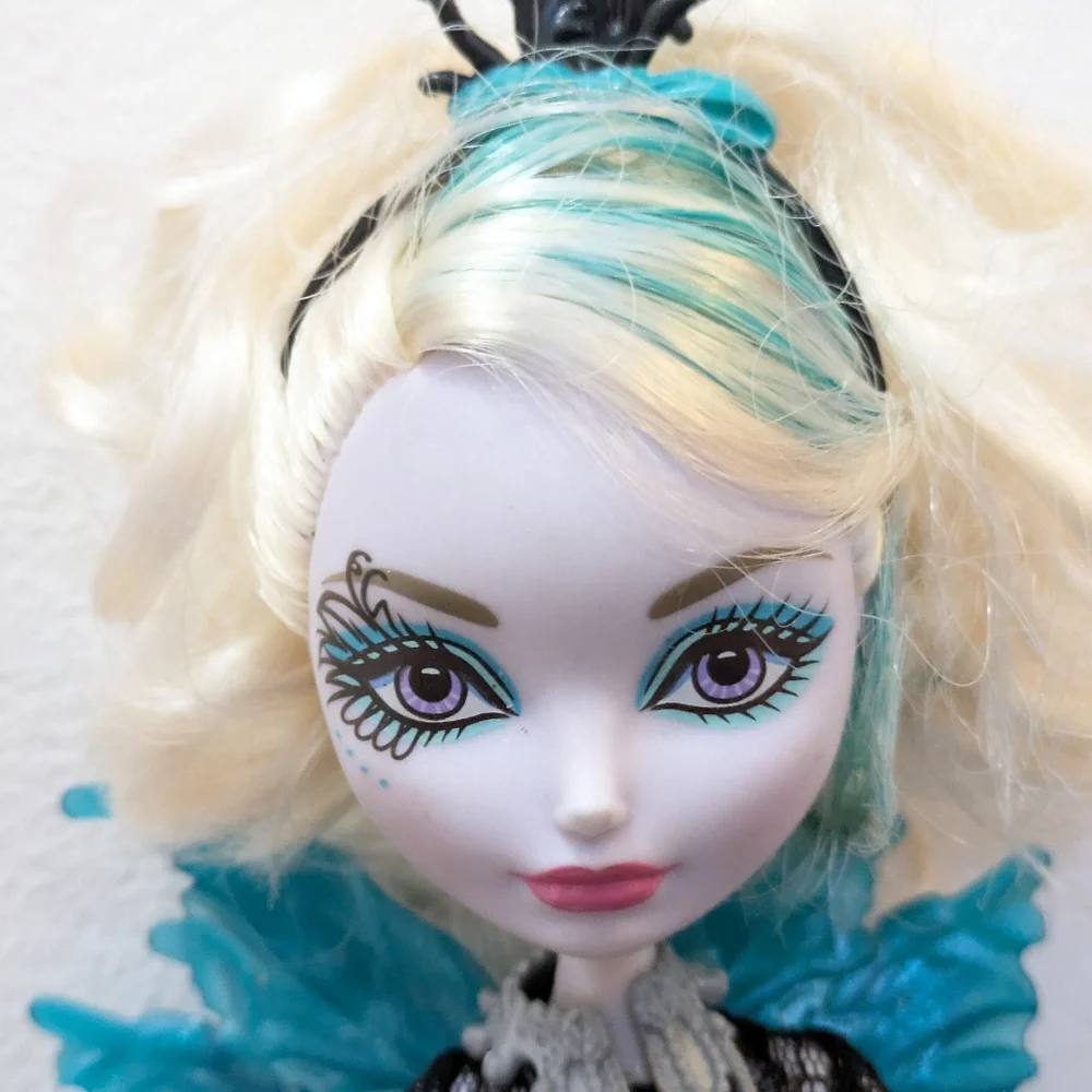 Ever After High Royal Faybelle Thorn Daughter of The Dark King Doll